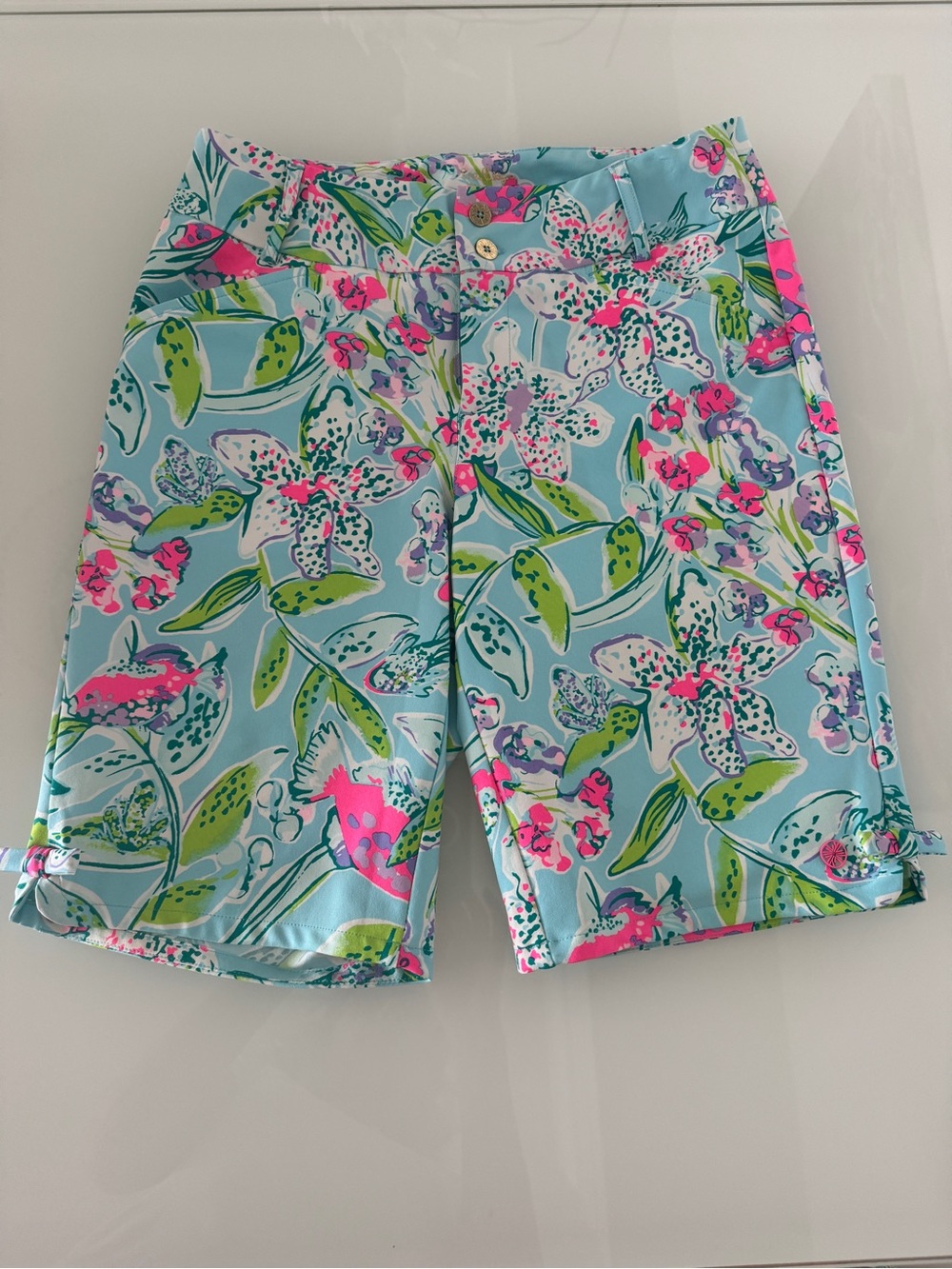 Lilly Pulitzer Bermuda Shorts in Aqua, Pink, Green Size 6
